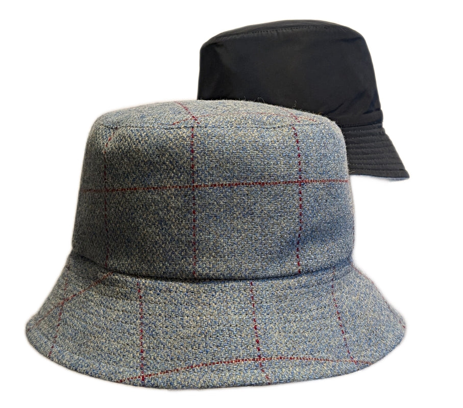 Fernandez Roche Fernandez & Roche reversible showerproof bucket hat in Blue Window che ...